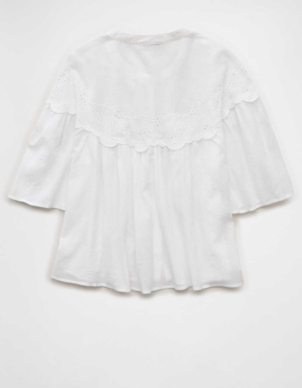 AE 刺繡鈕扣上衣