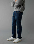 AE AirFlex+ TENCEL™ 纖維布料修身直筒牛仔褲