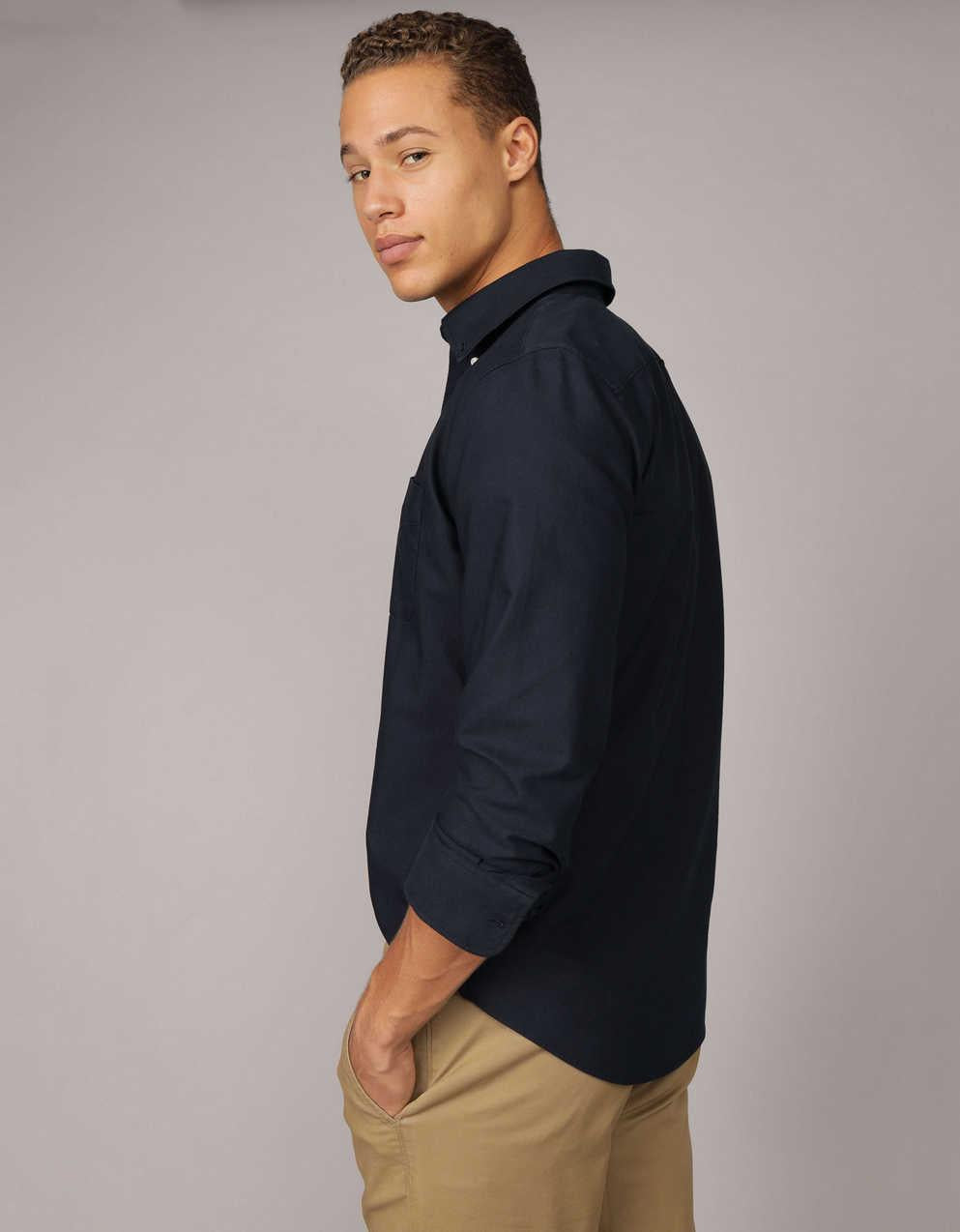 AE Everyday Slim Oxford Button-Up Shirt